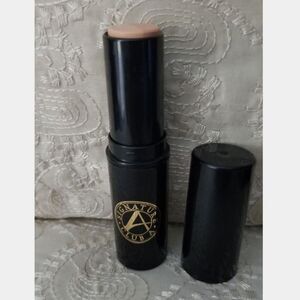 Signature Club A Cover-up Foundation